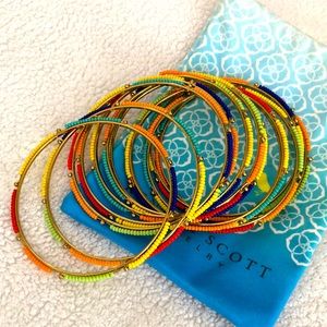 Multi💚💛❤️💙mix beaded Bangle bracelet! Beautiful rainbow of colors! 12 bracelets